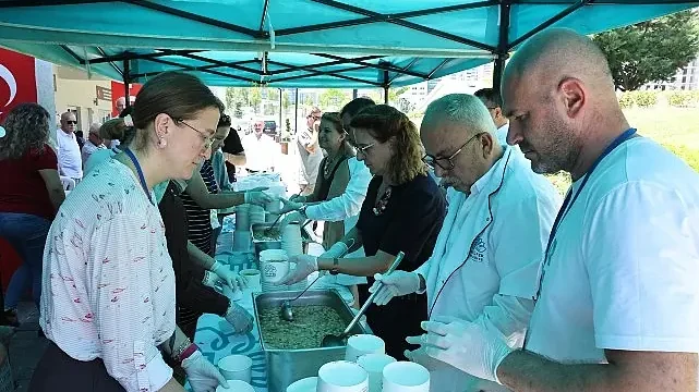 Nilüfer Belediyesi’nden şehit ve gazi yakınlarına aşure ikramı