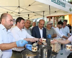 Osmangazi’de aşure kazanları kardeşlik için kaynadı
