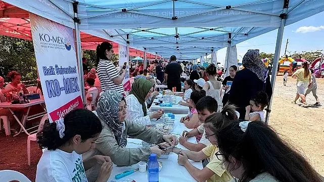 Sahilde şenlik, denizde yarış