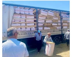 Urla Belediyesinden Zeytineli’ne 19 Ton Saman Desteği