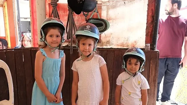 Yaz tatiline at üstünde ‘merhaba’ dediler
