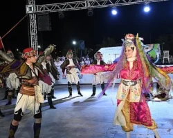 8 Ülke Torbalı’da Buluştu: Halk Dansları Geceye Damga Vurdu