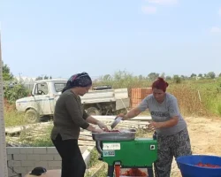 Antalya Büyükşehir Belediyesi makine destekleriyle halkın yanında