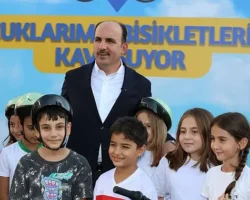 Başkan Altay 40 Gün Sabah Namazına Giderek Bisiklet Kazanan Çocuklarla Buluştu
