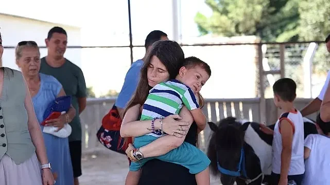 Başkan Denizli özel gereksinimli çocuklarla at çiftliği gezisinde buluştu