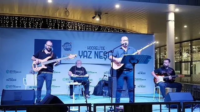 Bu konser Kocaelilileri mest etti