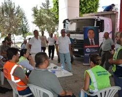 Büyükşehir Alanyalı çiftçilere 10 ton kaolin kili dağıttı