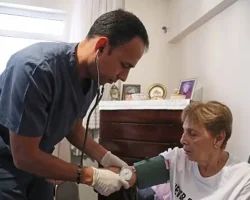 Çankaya Belediyesi’nin Evde Bakım Hizmetleri Sürüyor
