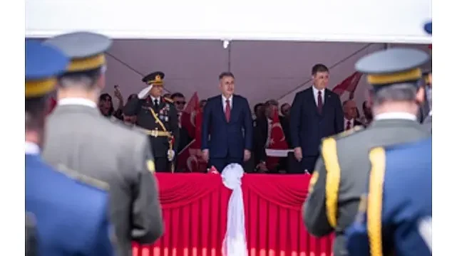İzmirliler 30 Ağustos Zaferi’nin 103’üncü yıl dönümünü coşkuyla kutladı
