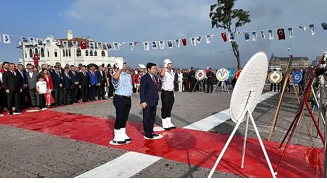 Kadıköy Sokaklarında Zafer Bayramı Coşkusu