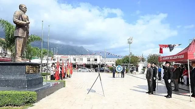 Kemer’de Zafer Bayramı töreni