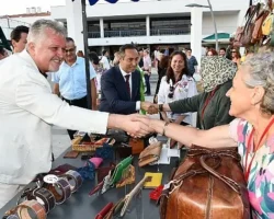 Lüleburgaz Belediyesi’nin ‘Üreten Kadın Meydanı’ açıldı