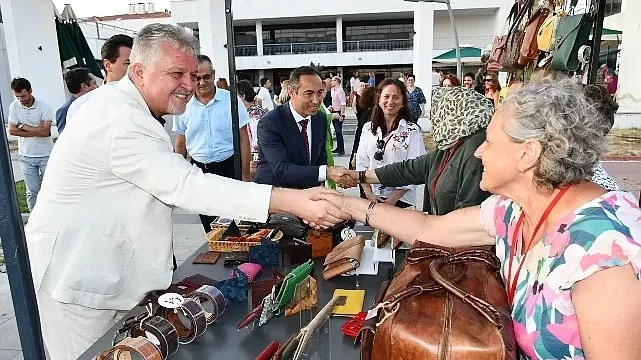 Lüleburgaz Belediyesi’nin ‘Üreten Kadın Meydanı’ açıldı