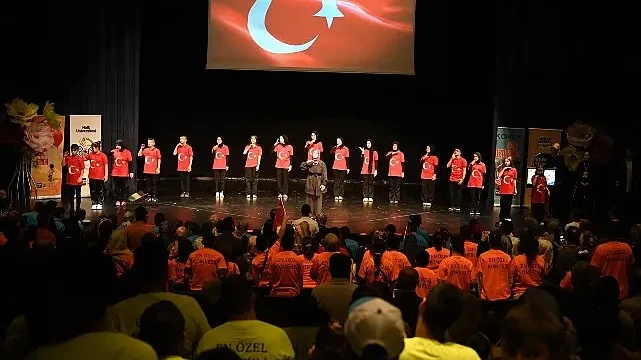 Özel Gençler Yaz Okulunu Coşkulu Şekilde Tamamladı