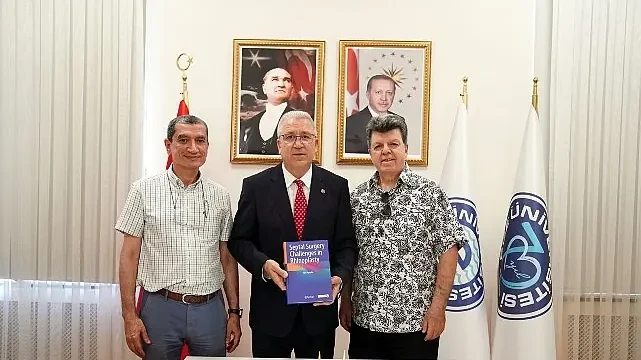 Prof. Dr. Apaydın’ın yeni kitabı burun cerrahisinde referans niteliği taşıyor