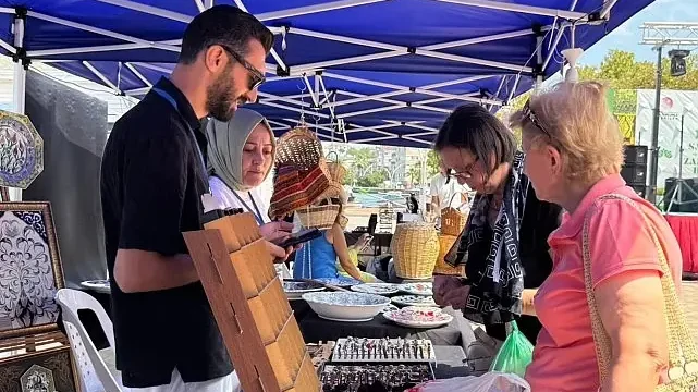 Sanatkâr ve Zanaatkârlar Gölcük’te Bir Araya Geldi