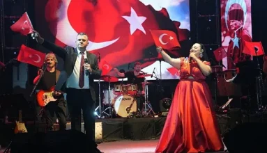 Tuğçe Kandemir Saray’ı salladı