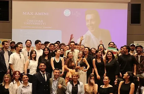 Ünlü komedyen Max Amini, Ebru için fırçayı eline aldı!