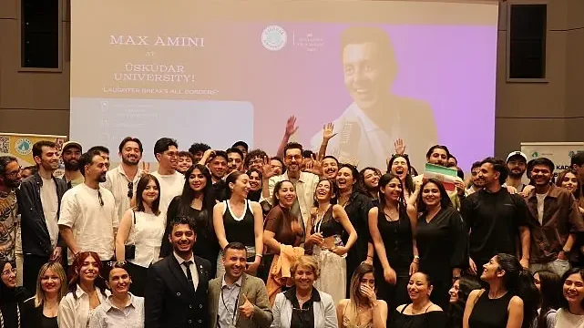 Ünlü komedyen Max Amini, Ebru için fırçayı eline aldı!