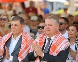 Urla’nın 2 bin 600 yıllık Bağ Bozumu Şenliği başladı