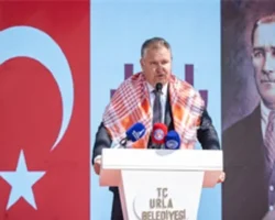 Urla’nın geleneksel bağbozumu şenliği renkli görüntülerle başladı
