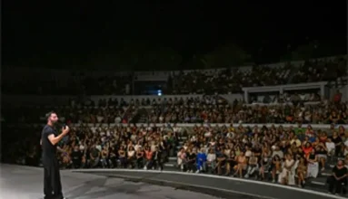 Aşkım Kapışmak ile İzmir Enternasyonal Fuarı’nda kahkaha dolu gece