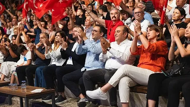 Balçovalılar Sevcan Orhan’la coştu