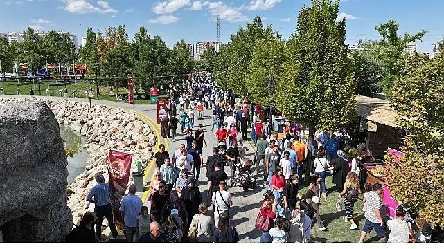 Başkan Altay Tüm Lezzet Tutkunlarını Pazar Akşamına Kadar Devam Edecek GastroFest’e Davet Etti