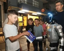 İnsansı Robot Canik Sokaklarında