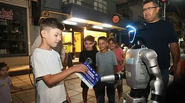 İnsansı Robot Canik Sokaklarında
