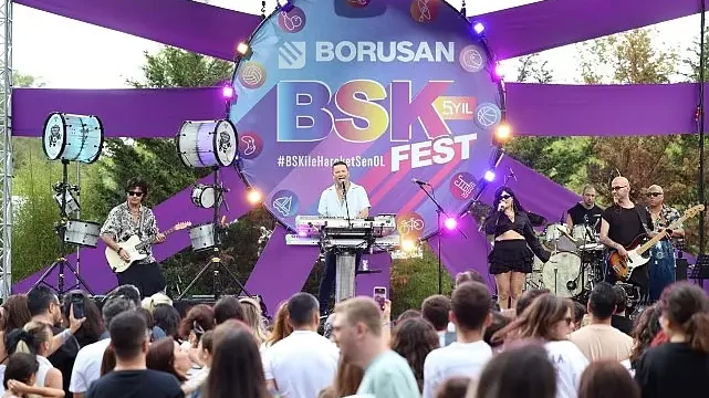 İskender Paydaş ve Orkestrası Borusanlılar için muhteşem bir konser verdi
