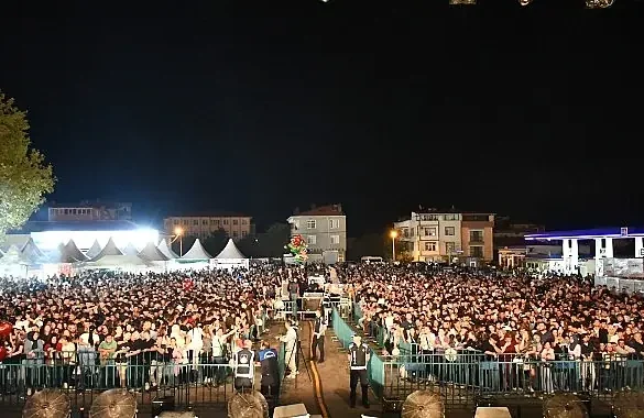 Malkara Kömür ve Süt Ürünleri Festivali Derya Uluğ ile Zirve Yaptı