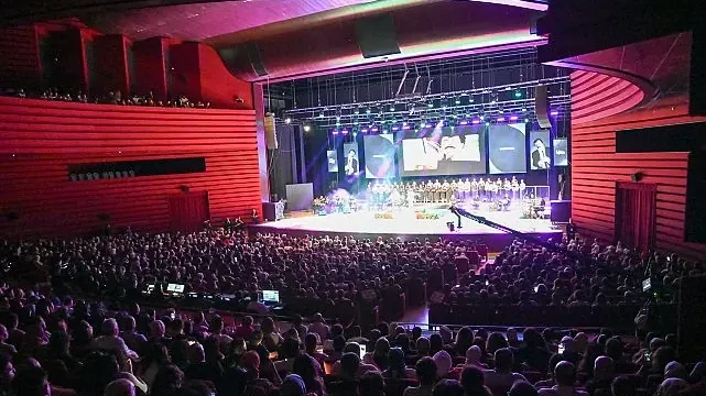 “Müslüm Gürses Şarkıları” Konseri Unutulmaz Bir Akşam Yaşattı