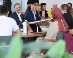 Ömer Çelik, Taze’ye gitti Milli İrade’yi çok beğendi