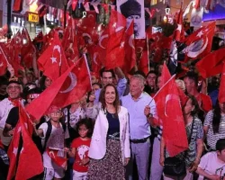 Yılmaz Özdil ve Korcan Karar Karşıyaka’da!