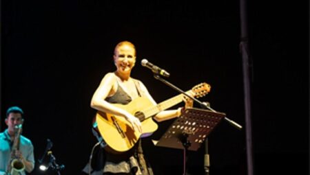 Çim Konserleri İzmirlileri müzikle buluşturmaya devam ediyor