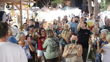 Didim Belediyesi Altınkum Sanat Sokağı’nda Sanat ve Dayanışmayı Buluşturdu