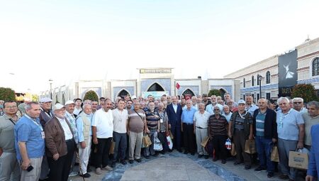 Hatırdan Hatıraya Kültür Turlarına Katılan Emeklilerle Buluşan Başkan Altay: “İyi ki Konya’da Yaşıyoruz, İyi ki Sizlere Hizmet Ediyoruz”