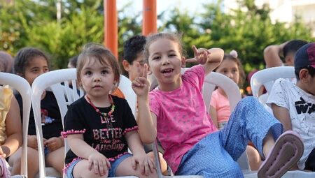 Maltepe’de çocuklar “Çöp ve Hazine” ile hem eğlendi hem öğrendi