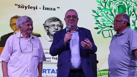 8. Edremit Kitap Fuarı’nda üçüncü gün: Ustalara saygı, edebiyat ve müzik bir arada