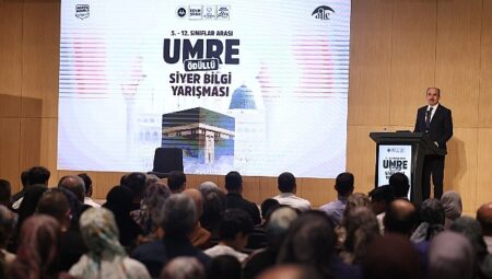 Başkan Altay Umre Ödüllü Siyer Yarışmasını Kazanan Öğrenciler ve Aileleriyle Buluştu