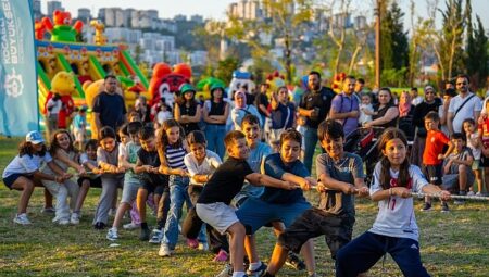 Yaz akşamları “Çık Dışarıya Oynayalım” ile renklendi